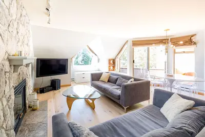 Image de Ski in, Free Shuttle, One Level, Walk to Village