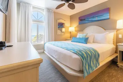 Image de Prime Location! 4 Beachfront Units w/ Kitchen! Free Parking, Onsite Pool!