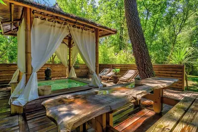 Image de Châlet \"Bangli\" avec terrasse privée et Wi-Fi