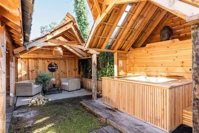 Villa \"Bayani\" avec terrasse privée, bain à remous privé et Wi-Fi