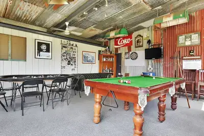 Image de Kulang Retreat in charming Broke with Large Swim Spa and games room suits up to 14 guests