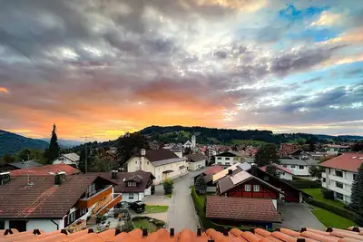 Image de Wie ein Adlerhorst Thront die Ferienwohnung Giebelblick D Hoch Über den Dächern