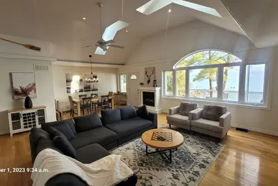 Image de Seasons by the Bay! Lakehouse on Georgian Bay. Short drive to town, ski or beach