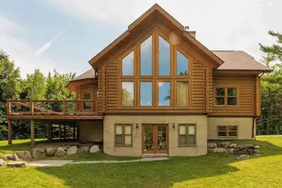 Image de Fiddler Lake Resort Chalet + Private Jacuzzi