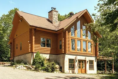 Image de Fiddler Lake Resort Chalet + Private Jacuzzi