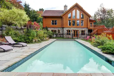 Image de Fiddler Lake Resort Chalet + Private Pool & Spa