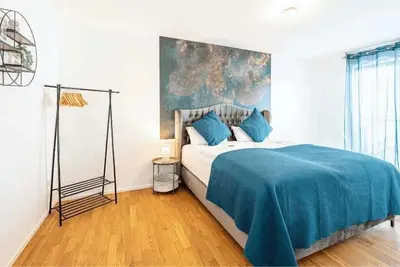 Image de LiT LiVING: Luxus | Box SprIng | Parking | Garden