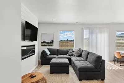 Image de Home Away from Home in the heart of Garden City