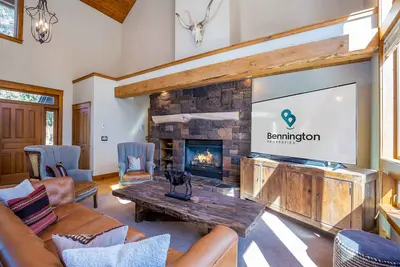 Image de Hot Tub | 2 King Suites | Ping Pong + Nintendo | Bikes | Fort Rock | Dog Friendl