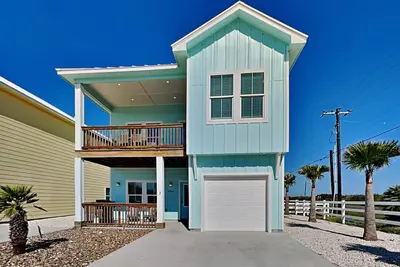 Image de All Decked Out | Game Room + Access to Pool & Boat Slip!