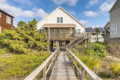 Image de Stay @ Sandi Lou! Oceanfront Classic Folly Beach Home