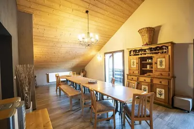Image de Wifi, 1er étage, balcon, parking, télévision, 170m², Châtel