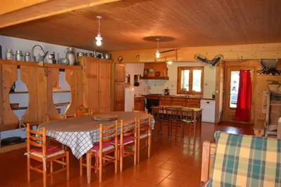 Image de Wifi, terrasse, balcon, parking, télévision, casier à ski, 140m², Châtel