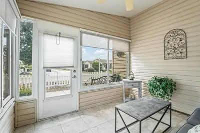 Image de Inviting 2\/2 Patio Villa in the middle of it all!