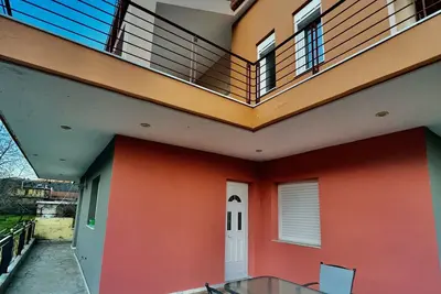 Image de Απολαυστικος χώρος διαμονης. Σπιτι που μπορει να φιλοξενησει ολοκληρη οικογενεια.