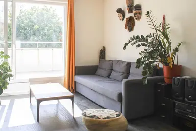 Image de Havre de paix spacieux avec une belle décoration