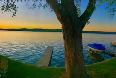 Image de Escape on Qka Lake Cottage House B - Sleeps 7