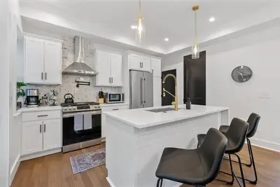 Image de Stylish Short North Retreat w\/Free Parking
