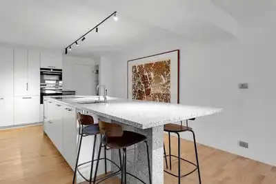 Image de Sk52 by the Sea, Unique spacious oceanfront luxury - free parking & free wifi