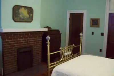 Image de Large Historic Downtown Loft - Rear