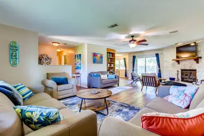 Image de Gulf Breeze Oasis w/ Patio, Grill & Beach Chairs