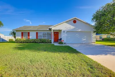 Image de Charming St Lucie River Retreat w/ Pool & Dock!