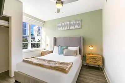 Image de French Quarter Elegance: 4-Br Luxury Retreat in the Heart of Nola