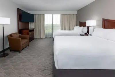 Image de Spacious Suite with Free Parking! Indoor Pool! Minutes to Fort Worth Airport!