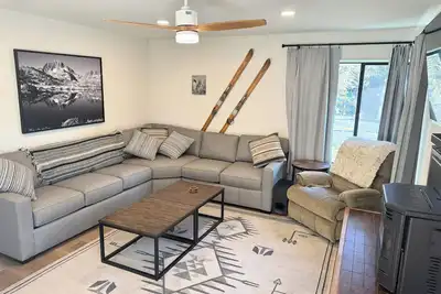 Image de Fireside Condo at the Village - Sleeps 4 - Newly Remodeled