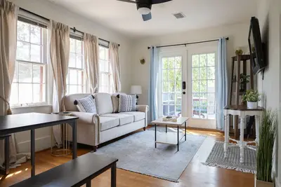 Image de Enjoy a stylish experience at this centrally-located guest house Downtown!