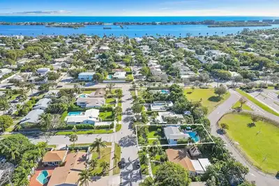 Image de *New* Tropical Tide Retreat!