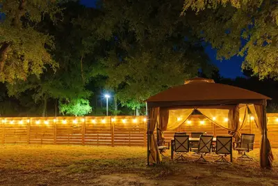 Image de Cozy Austin Escape – King + 3 Queens Family/Group