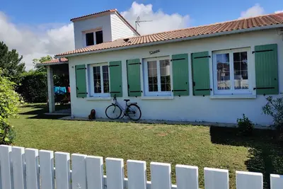 Image de à 6 Minutes à Pieds de la mer et du Bourg, Maison Confortable Avec Jardin