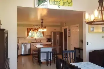Image de 4Br Farmhouse @The Narramissic Manor with Sunrise views of Great Pond Mountain
