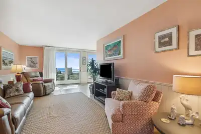 Image de Ocean front comfort, Golf courses, walking and biking trails
