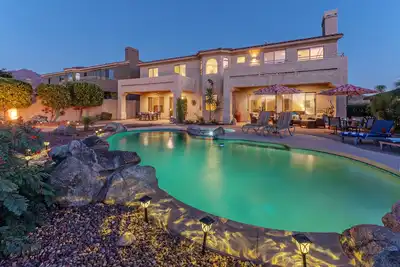 Image de Gold Canyon Lux, Mt Views, Pool w/Opt Heat, Spa, Fire Pit, Theater & Arcade, 2 Garage Spaces