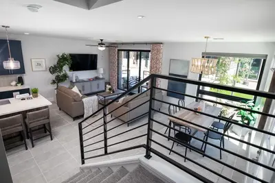 Image de 300 steps from Historic District in Gilbert, across from community heated pool.