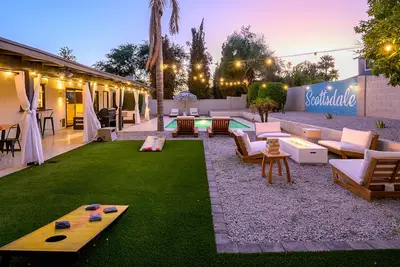 Image de Scottsdale Oasis- Private Pool, King Bed, & Fire Table, 4bdrm
