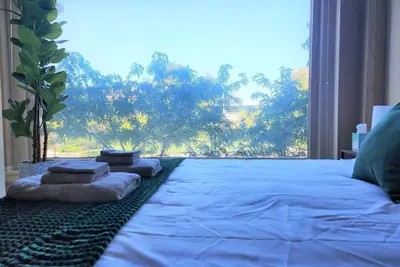 Image de Cozy Dt Cleveland Apartment W/ Gym & Sauna