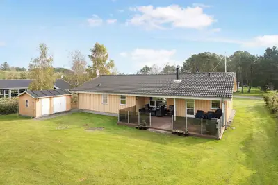 Image de Lovely new cottage near beach, forest.