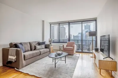 Image de Excellent Midtown 2br w/ Elevator & W/D, nr Entertainment, by Blueground
