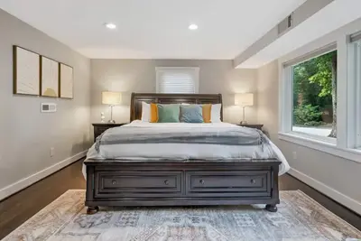 Image de Quiet Neighbrhood~Near Downtown Raleigh~Spacious!