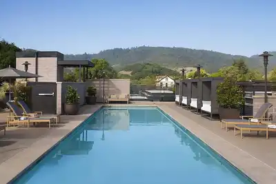 Image de 2 Luxury Units w\/ Private Cocktail Pool! Close to Napa Valley Vineyards!