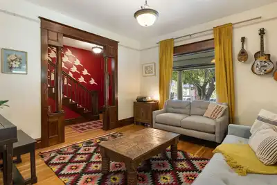 Image de Art Deco Oasis:  Den & Office  with Garden & kids room