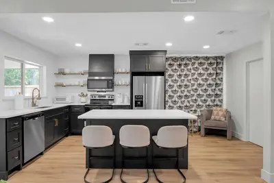 Image de Close to I45 * The Woodlands *King Bed