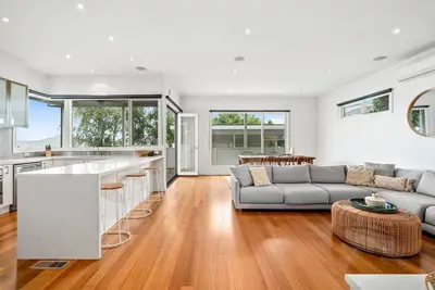Image de Sophisticated Family Sanctuary