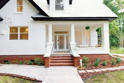 The Key 🎼 Reno'd Historic 5bd! 1 Mile to Uf & Dt