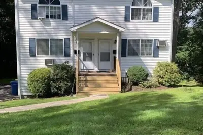 Image de Sunny/Cozy Home w/ Garage and Deck. Minutes from Everything, Family-friendly