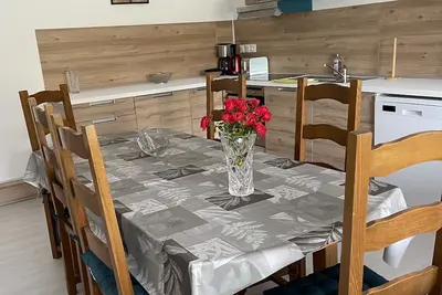 Image de location appartement 5 Pers. avec piscine chauffée \"Pinson\"