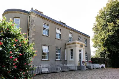 Image de Private 4 bedroom wing in Georgian Linen House w/modern twist (Pet Friendly)